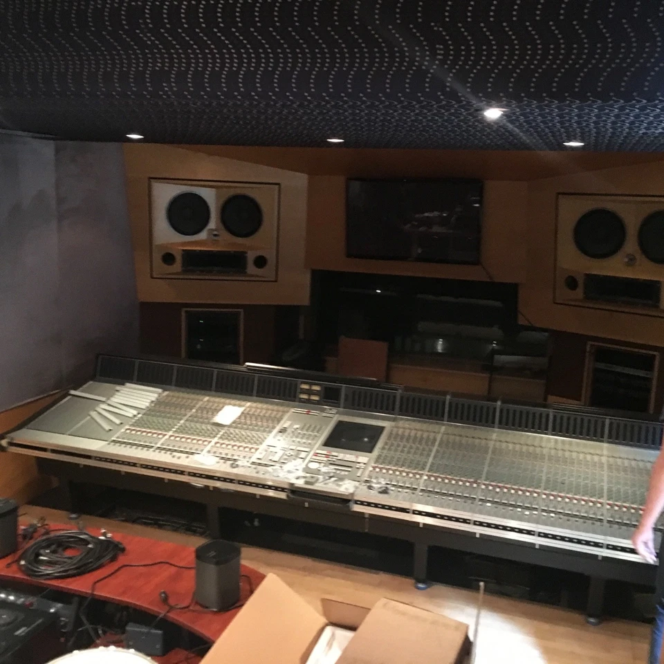 Solid State Logic SSL 9000J 56 channel / 80 frame + all cable/patchbay package - Image 1 of 1