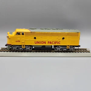 BACHMANN HO SCALE UNION PACIFIC F7 A DIESEL LOCOMOTIVE #1206 RUNS/LIGHTS - Picture 1 of 7