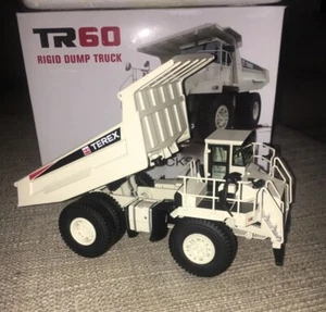 Original Terex TR60 starrer Muldenkipper weiß 1:50 NZG (Händlermodell) VERPACKT NEU - Bild 1 von 8