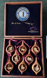 altech k&m World Equestrian Horse 2010 Games Carved Christmas Ornament Set - Bild 1 von 24