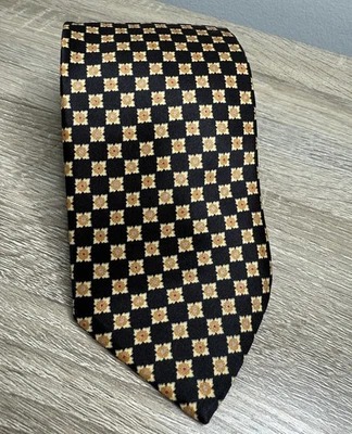 Corbata negra de seda Brioni con patrón amarillo, 3,25 pulgadas Foto 1 de 4