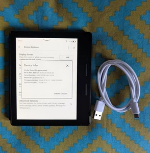 Amazon Kindle Oasis 8th generation & Leather Charging Case Bundle - Picture 1 of 7