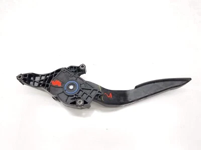 09-17 BUICK ENCLAVE Accelerator Pedal Gas 84024926 Used - Image 1 of 4