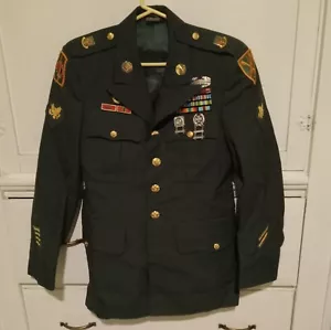 CAPPOTTO UOMO verde militare con toppe spille taglia 36S 8405-01-503-4130 - Foto 1 di 9