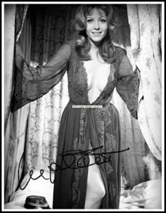 Imagen de lona de algodón Ingrid Pitt, autografiada. Edición Limitada (IP-1) - Imagen 1 de 1