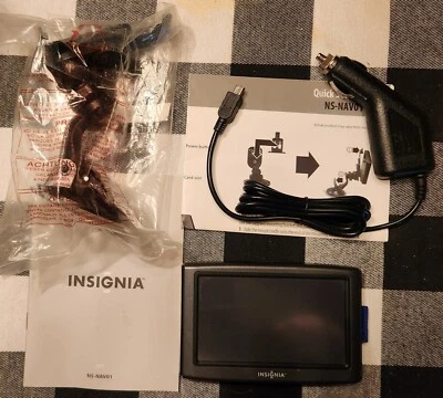 Insignia NS-NAV01 Car Portable GPS Navigator + Car Power + Dash Mount - BUNDLE - Image 1 of 3