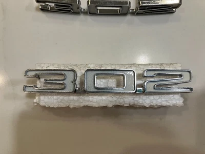 Nuevo de Lote Antiguo 1968 GM OEM Chevrolet Camaro Z28 302 emblema de guardabarros 3927482 (4 están disponibles) Foto 1 de 4