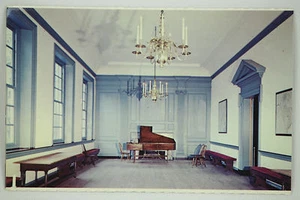 Vintage Postcard Unposted Color Long Gallery Independence National Historic Park - Picture 1 of 2