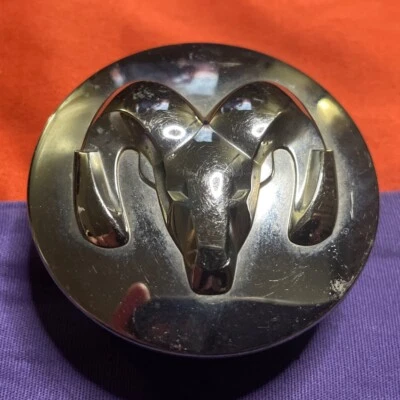 DODGE RAM DAKOTA DURANGO GRAND CARAVAN AVENGER TAPACUBOS TAPA CENTRAL CUBIERTA 2.5 Foto 1 de 4