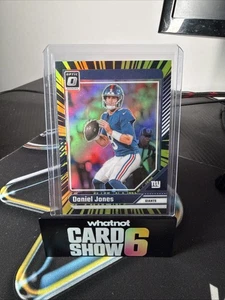2024 Panini Donruss Optic - Daniel Jones #145 Electricity Prizm /75 - Bild 1 von 2