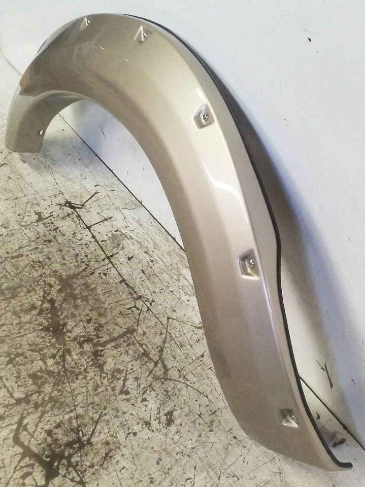 Bushwacker 棕褐色前左挡泥板闪光 | 适合 2011 - 2016 福特 F250 F350 — 第 1/4 张图片