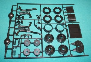 Kenworth W-900 Conventional Monogram 1/16 Kit #2501 Differential Wheels Etc. - Picture 1 of 1