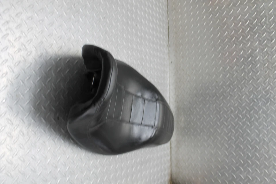 Harley-Davidson Dyna Super Glide Custom FXDC 2011 asiento delantero del conductor Foto 1 de 4