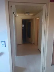 Wohnung zu vermieten 2-3 zimmer DG ,Wohnen wo andere Urlaub machen - Bild 1 von 13