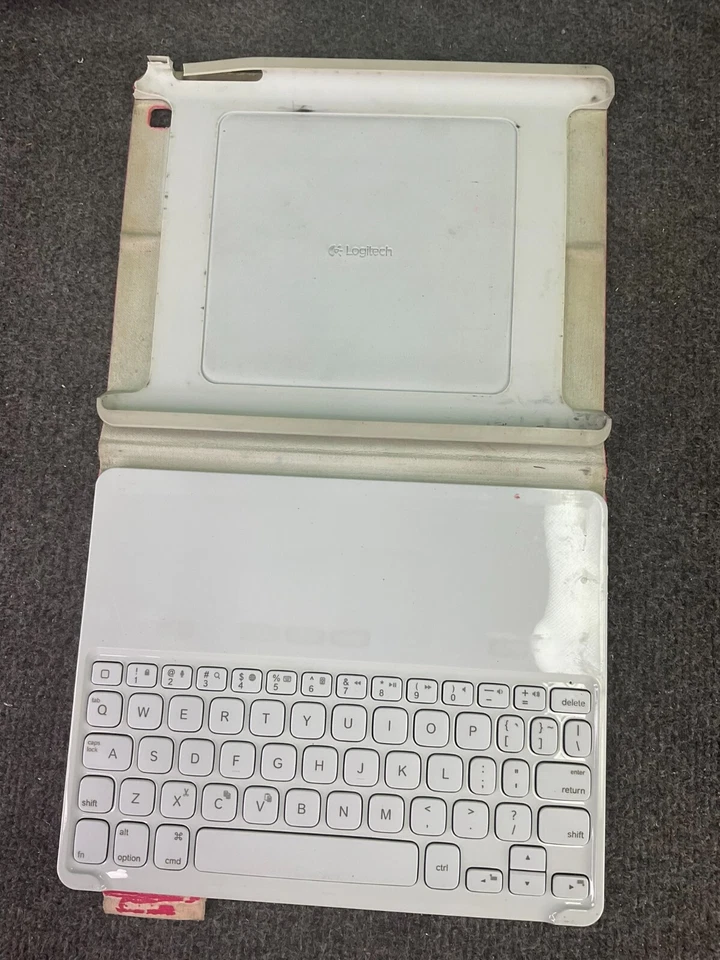Logitech Keyboard Folio 📱 For iPad 2 3rd 4th Gen 920-005445 Bluetooth - Image 1 of 4