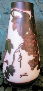 GALLE' Vase, Hand blown, acid etched French Glass 1900's, sig. Verified in book! - Picture 1 of 12