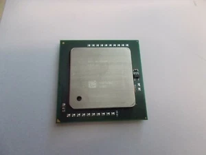 Intel CPU Xeon 3000DP 1M 800 Socket 604, SL7PE, # Su- 298 - Picture 1 of 2