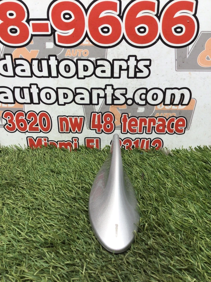 ✅ 2021 TOYOTA COROLLA ANTENNA OEM - Image 1 of 4