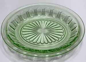 URANIUM GREEN DEPRESSION 1930s Plates Large serving bowl - Picture 1 of 4
