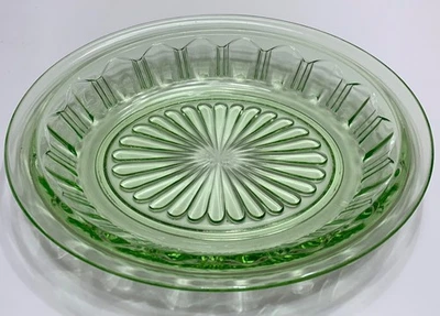 URANIUM GREEN DEPRESSION 1930s Plates Large serving bowl - Image 1 of 4