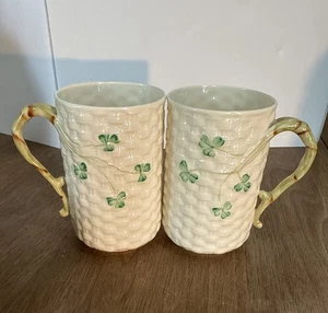 Juego de 2 tazas de café trébol tejido cesta Belleek vintage Irlanda - Imagen 1 de 12