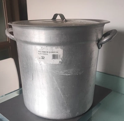Pentola in alluminio con manici e coperchio 32 cm marca Agnelli - Immagine 1 di 4