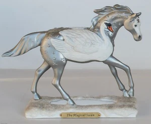 Figura Trail of Painted Ponies THE MAGICAL SWAN 1E/3580 2010 Enesco Sin usar y en caja Certificado de autenticidad - Imagen 1 de 18