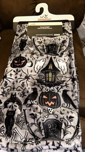 Halloween Plush Throw Blanket Spooky Halloween 50" x 60" Gray - Picture 1 of 7