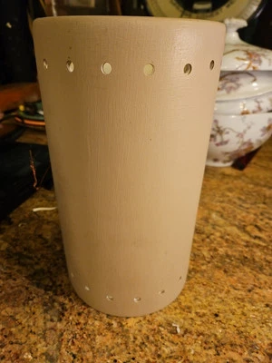 Justice Design Ambiance 户外 LED 户外壁灯,二手彩绘卡其色 9.5 — 第 1/4 张图片