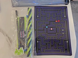 Space Invader pencil case with stationary set - Picture 1 of 3