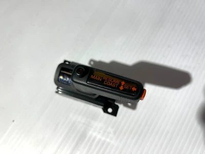 Interruptor de control de crucero Mazda RX7 FC 1986-1991 Foto 1 de 4