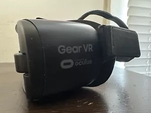 Gear VR Powered By Oculus Virtual Reality Headset Only Blue In Good Condition - Picture 1 of 4