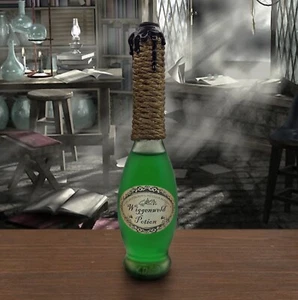 Healing Magic Health Potion Glass Bottle Magical Wizarding Herbology Prop - Foto 1 di 3