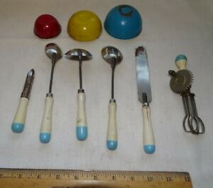  Child's 18pc Vintage Toy Stacking Bowls & Blue/White Kitchen Utensils