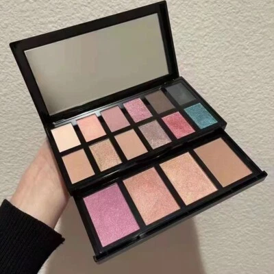 Nueva paleta de ojos y cara Lancome A Parisian Wanderlust tamaño completo 0,81 oz Foto 1 de 3