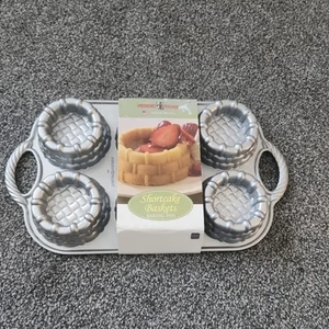 Nordic Ware 6 cestini per torte corte padella nuovi con etichette OLd Stock 3 tazze 0,7 litri - Foto 1 di 7