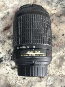 Nikon AF-S DX NIKKOR 55-200mm f/4-5.6G ED VR Zoom Lens, Two Lens Caps READ Parts - Picture 1 of 5