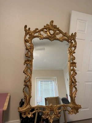 Винтажное итальянское золотое зеркало в стиле рококо ручной работы из позолоченного дерева - Изображение 1 из 4