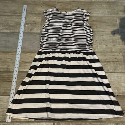 Vestido Xhilaration preto branco listrado com zíper fluido tamanho M médio boho lote R - Imagem 1 de 3