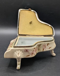 Victorian Garden Hummelwerk Dogwood  Ceramic Piano Music Box Vintage Works - Picture 1 of 9
