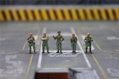 1/60/100/144 Gion officers and soldiers suitable for Gundam Genaku scenes - Image 1 of 4