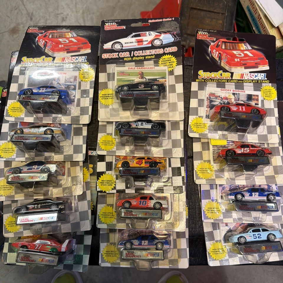 Lote de 14 coches de colección Nascar 1991 y 1994 Racing Champions escala 1:64 con tarjetas Foto 1 de 4