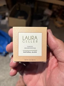 Laura Geller Baked Highlighter Natural Glow FRENCH VANILLA 0019002B 0.06oz - Picture 1 of 2