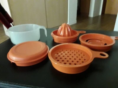 Tupperware Küchenperle Zitruspresse Eitrenner Reibe D17 Zitronenpresse orange h - Bild 1 von 2