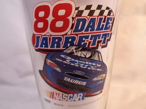 Dale Jarrett #88 Ford Taurus Qualitätspflege NASCAR Fahrer Bar Bier Getränk Glas - Bild 1 von 8