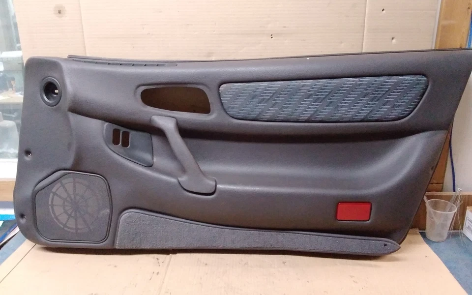 1994 MITSUBISHI 3000GT STD DOOR PANEL W/ POWER RIGHT SIDE DARK GREY BLUE INSERT - Image 1 of 4