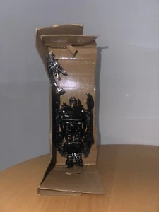 Transformers Studio Serie ~ BARRIKADE ACTIONFIGUR #28 ~ Deluxe Klasse - Bild 1 von 4