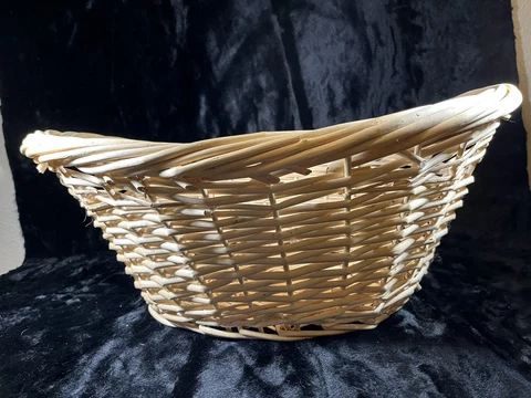 Vintage Large Woven Wicker Cane Laundry Basket Oval With Handles 23”L x 17.5” W Cover