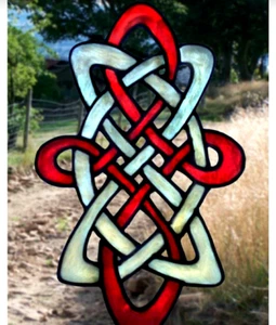 Vidrio de Diseñador NUDO CELTA Hecho a Mano Rojo y Azul Pastel Vidrieras Atrapador de sol - Imagen 1 de 24