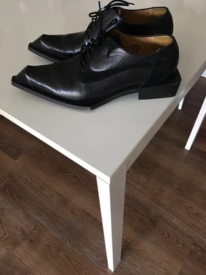 ZAPATOS DE CUERO NEGRO JOHN FLUEVOG SWORDFISH DE COLECCIÓN TALLA 9W HECHOS EN PORTUGAL Foto 1 de 4